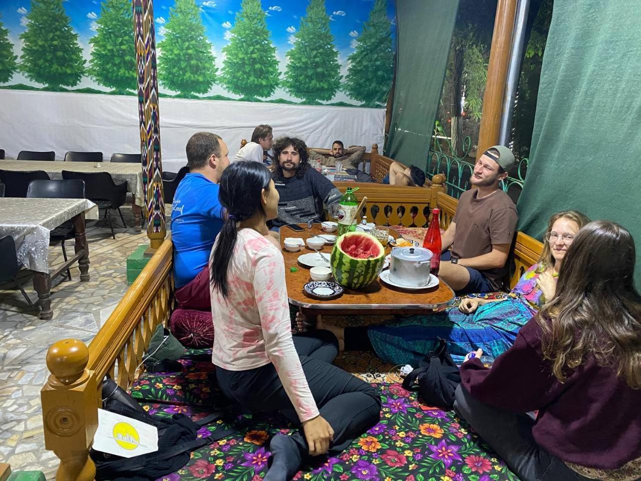 Central Park Hostel Khiva Bagian luar foto