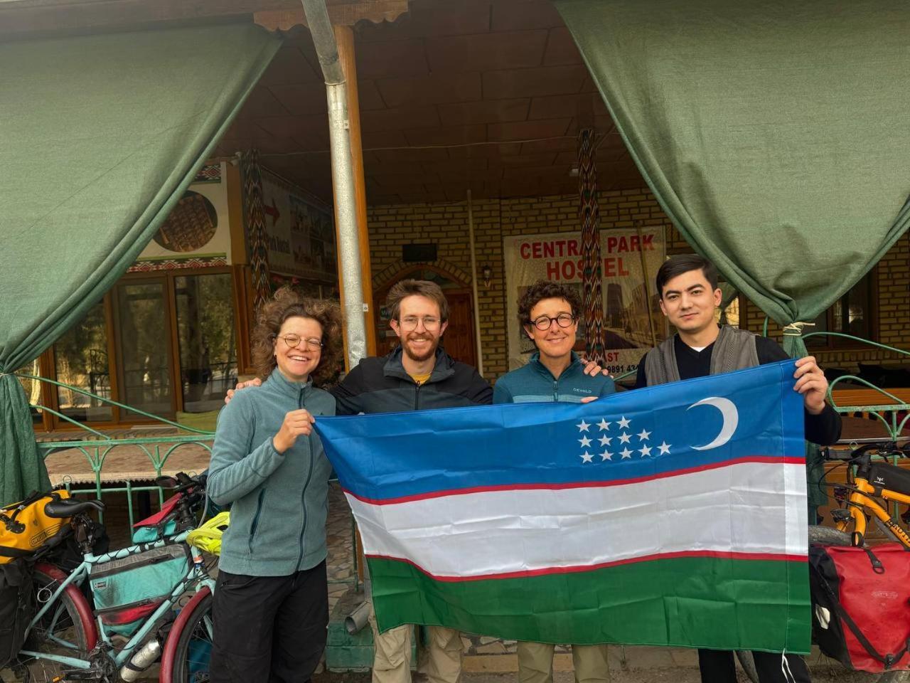 Central Park Hostel Khiva Bagian luar foto