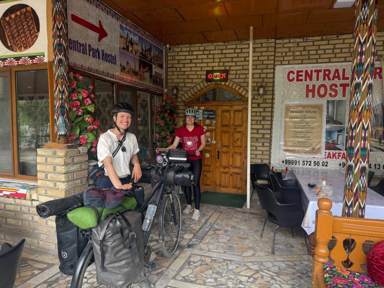 Central Park Hostel Khiva Bagian luar foto